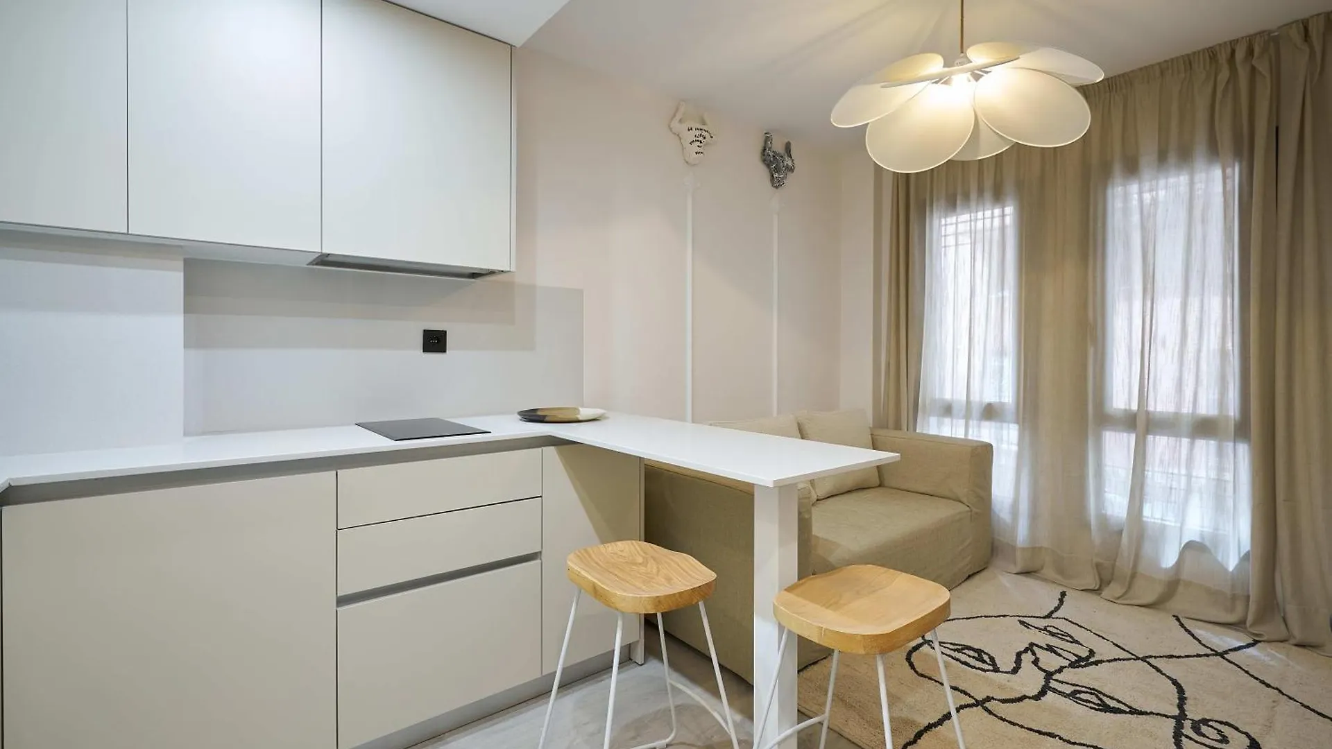 Apartamento Picasso Con Patio Trasero Malaga Apartment
